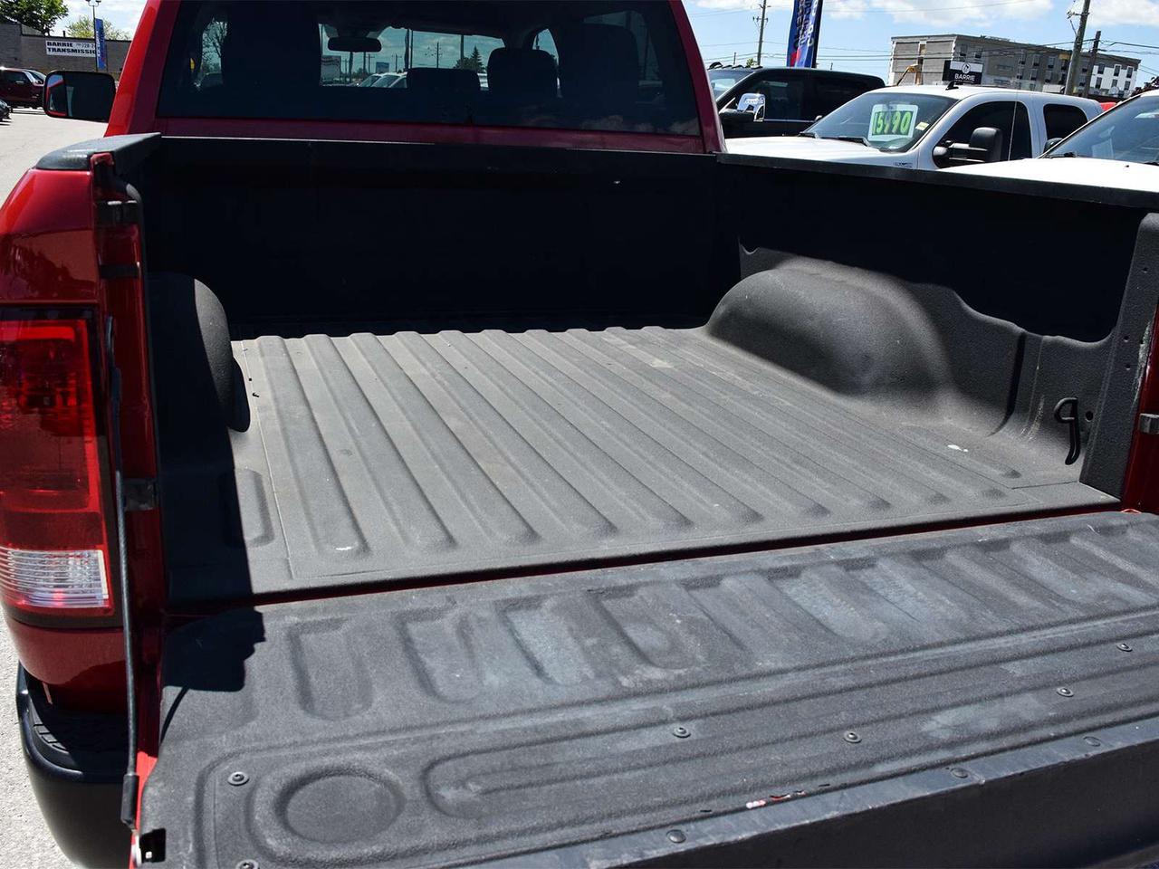 2017 RAM 1500 Crew Cab Tradesman 4x4 ~HEMI ~Bluetooth ~Alloys Photo