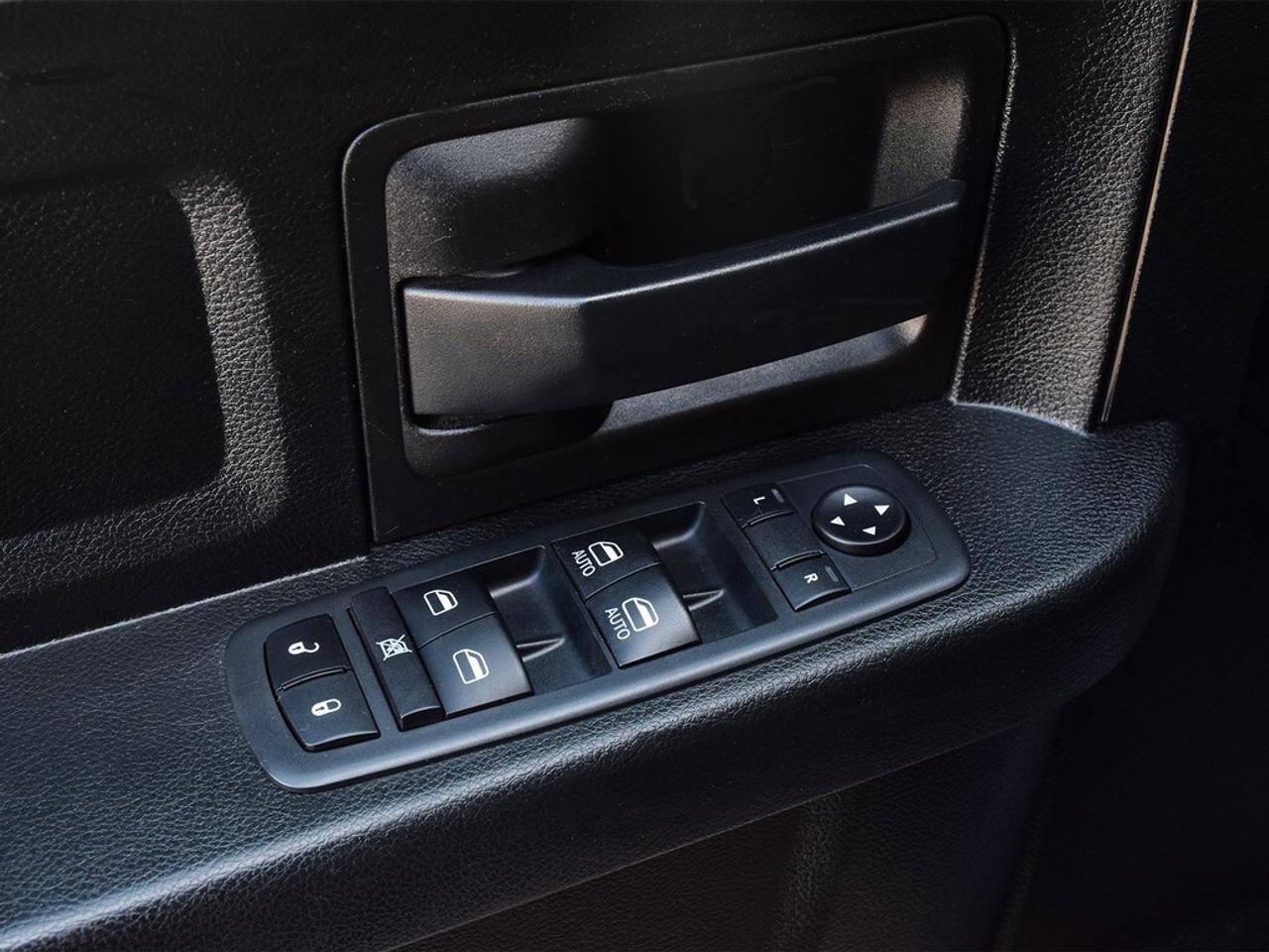 2020 RAM 1500 Classic ST Quad Cab ~Bluetooth ~Camera ~Heated mirrors Photo