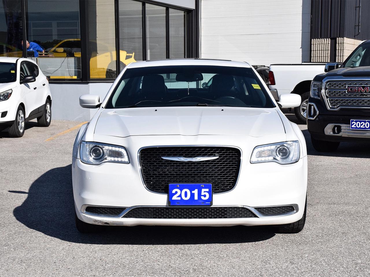 2015 Chrysler 300 Limited ~Heated Leather ~Camera ~Panoramic Roof Photo3