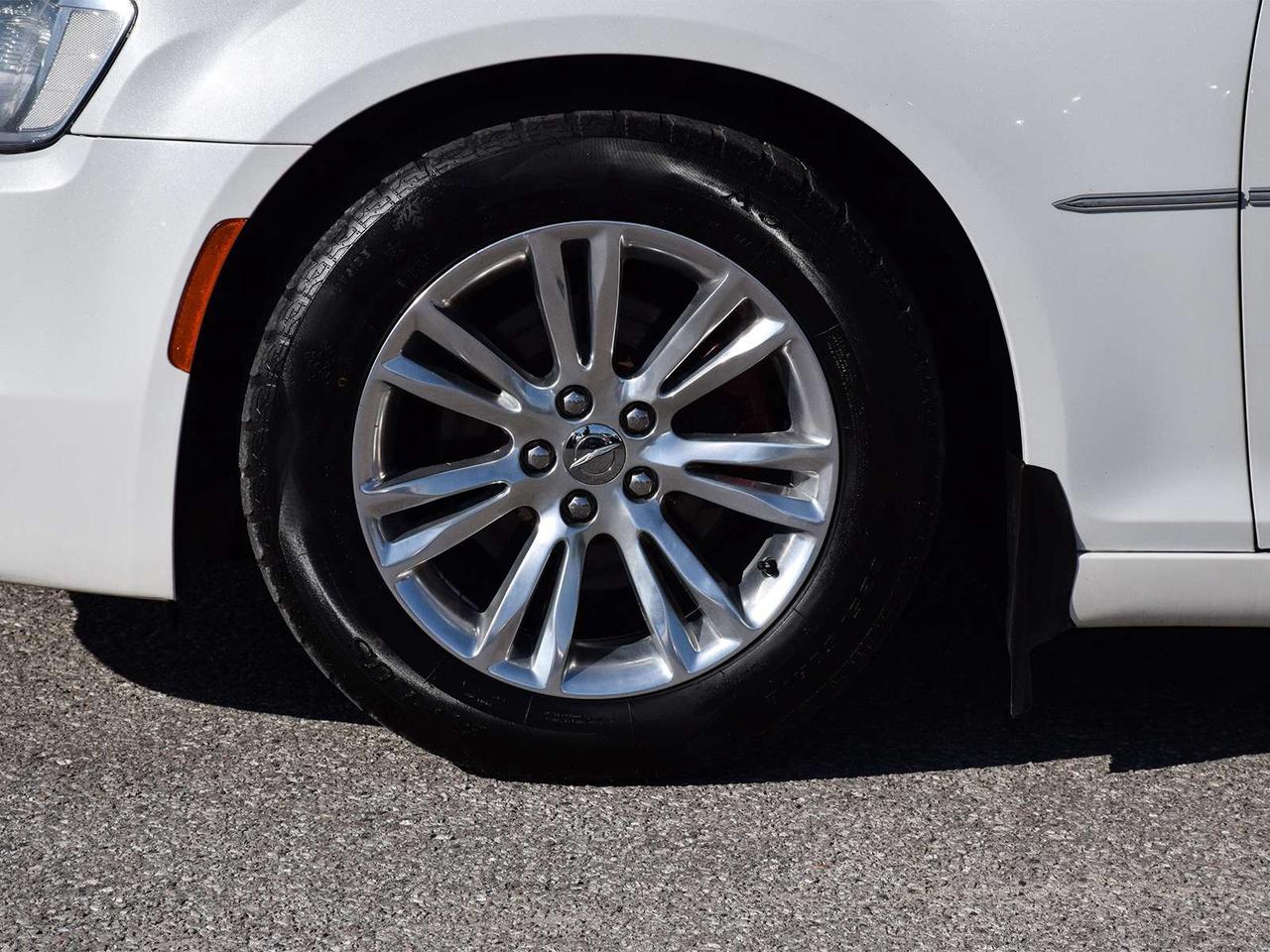 2015 Chrysler 300 Limited ~Heated Leather ~Camera ~Panoramic Roof Photo