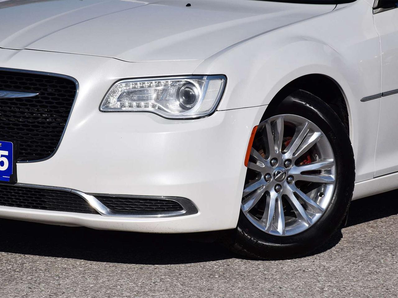 2015 Chrysler 300 Limited ~Heated Leather ~Camera ~Panoramic Roof Photo5