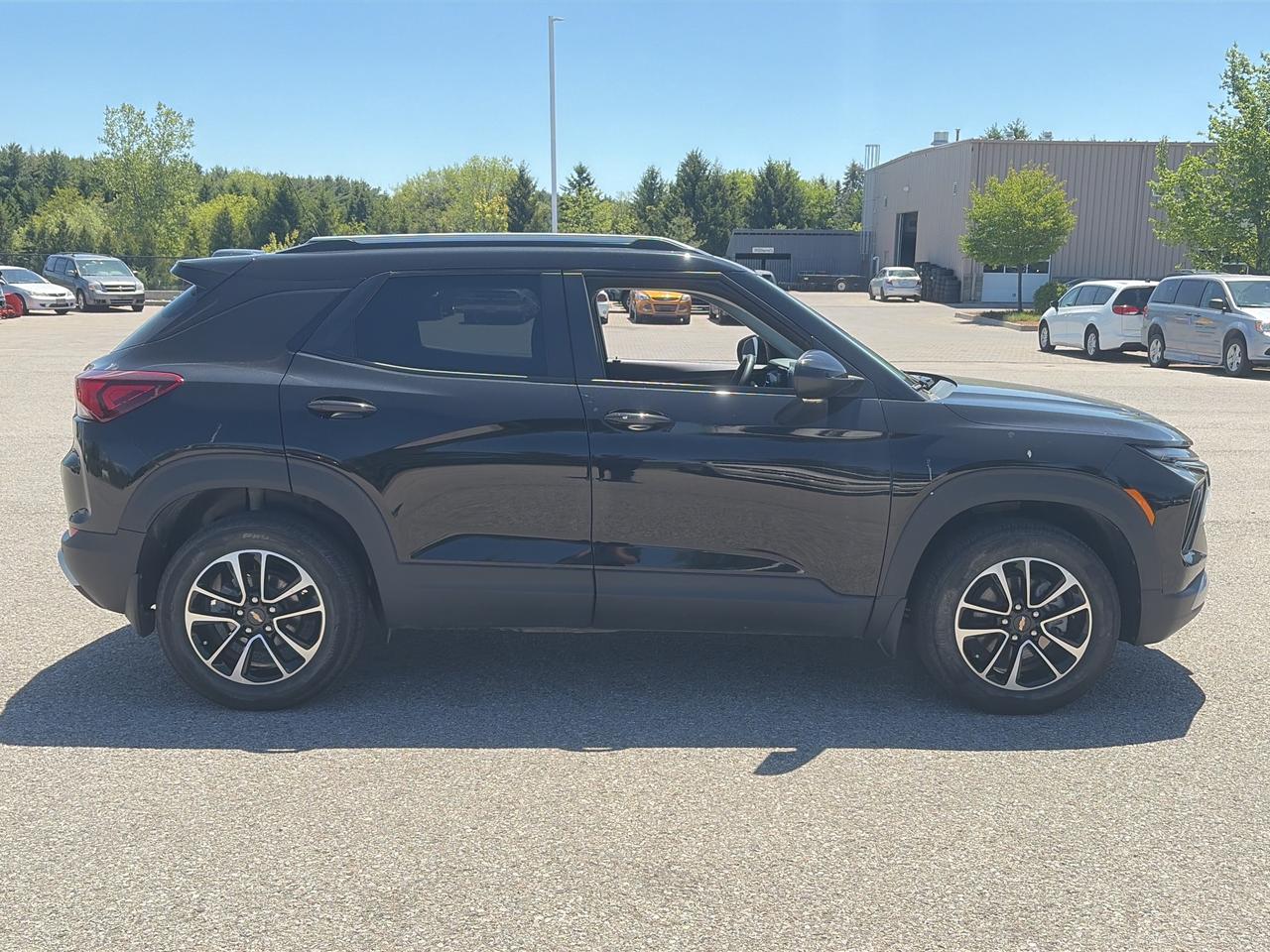 2024 Chevrolet TrailBlazer LT AWD   Heated Seats & Steering Wheel   Blindspot Photo
