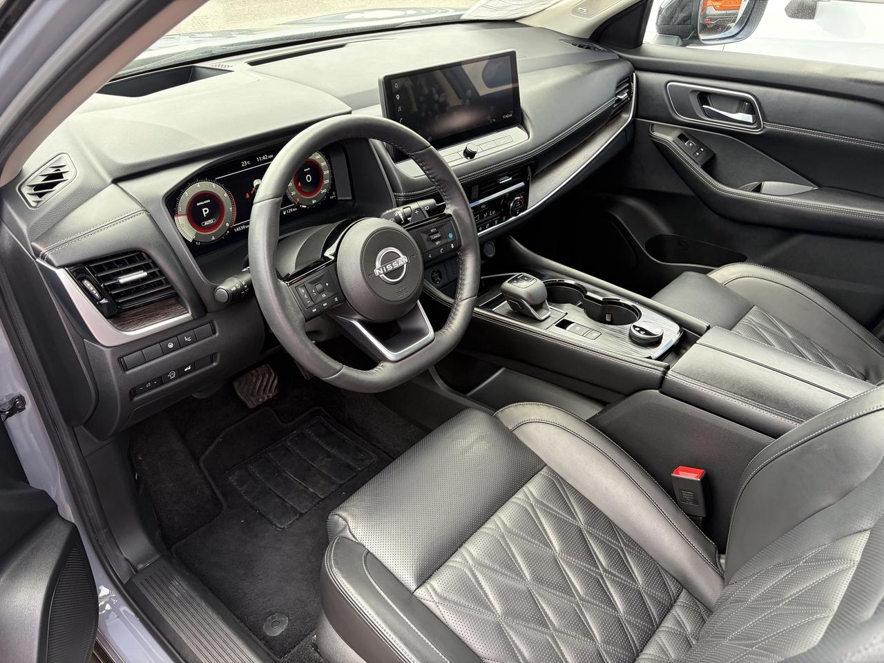 2024 Nissan Rogue Platinum AWD   Nav.   Pano Roof   Leather   HUD Photo