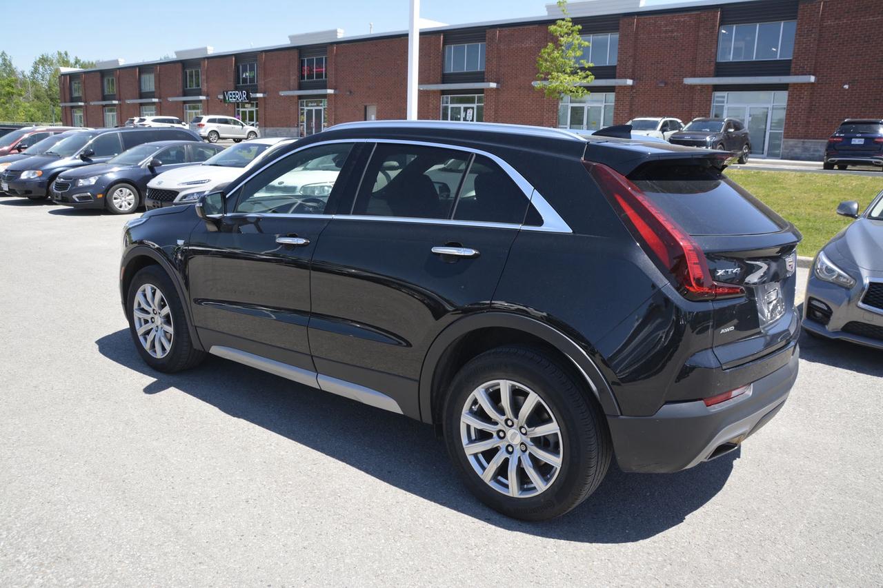 2023 Cadillac XT4 Premium Luxury Photo2