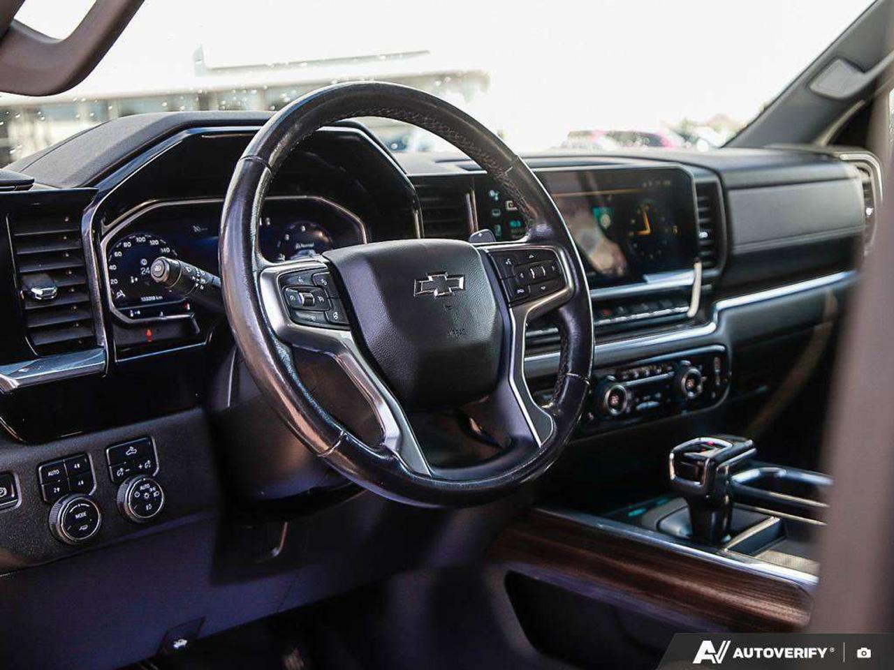 2023 Chevrolet Silverado 1500 RST, 3.0L DURAMAX, 4X4, ALLOYS, CLOTH, 1-OWNER, CERTIFIED PREOWNED! Photo
