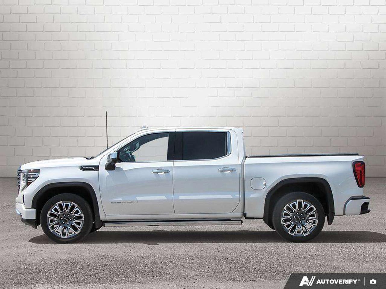 2024 GMC Sierra 1500 DENALI ULTIMATE, 3.0L DURAMAX, 4X4, ALLOYS, LEATHER, MACMASTER ORIGINAL, 1-OWNER, CERTIFIED PREOWNED! Photo5