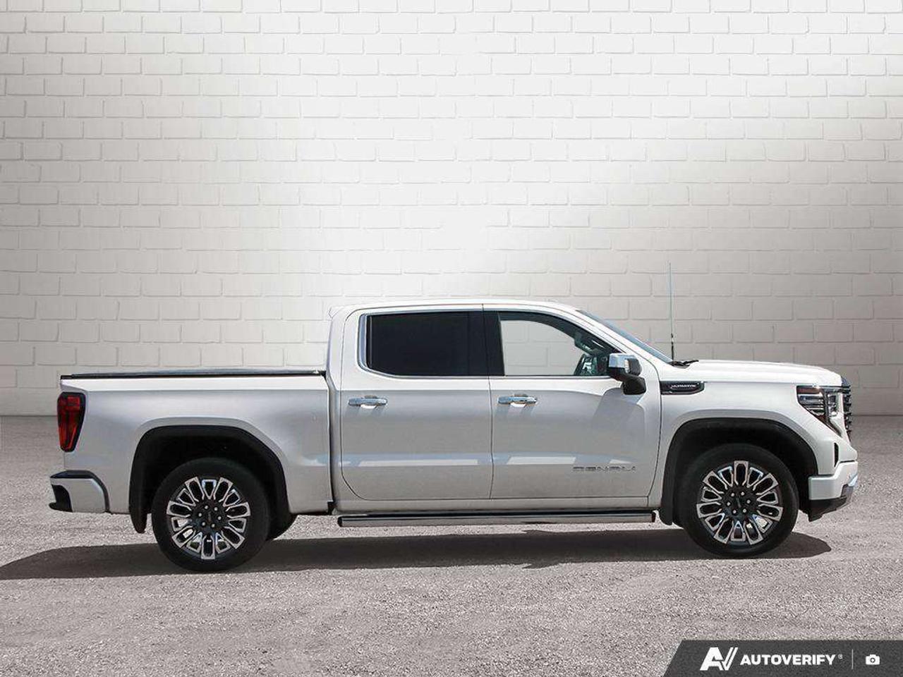 2024 GMC Sierra 1500 DENALI ULTIMATE, 3.0L DURAMAX, 4X4, ALLOYS, LEATHER, MACMASTER ORIGINAL, 1-OWNER, CERTIFIED PREOWNED! Photo