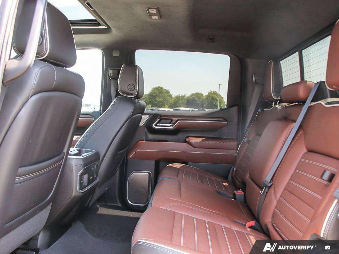 2024 GMC Sierra 1500 DENALI ULTIMATE, 3.0L DURAMAX, 4X4, ALLOYS, LEATHER, MACMASTER ORIGINAL, 1-OWNER, CERTIFIED PREOWNED! Photo