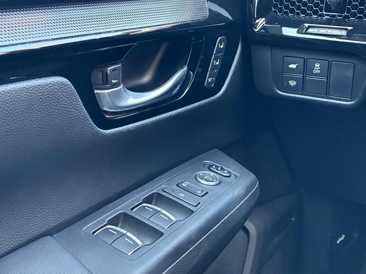 2023 Honda CR-V Hybrid Touring 4dr All-Wheel Drive Photo