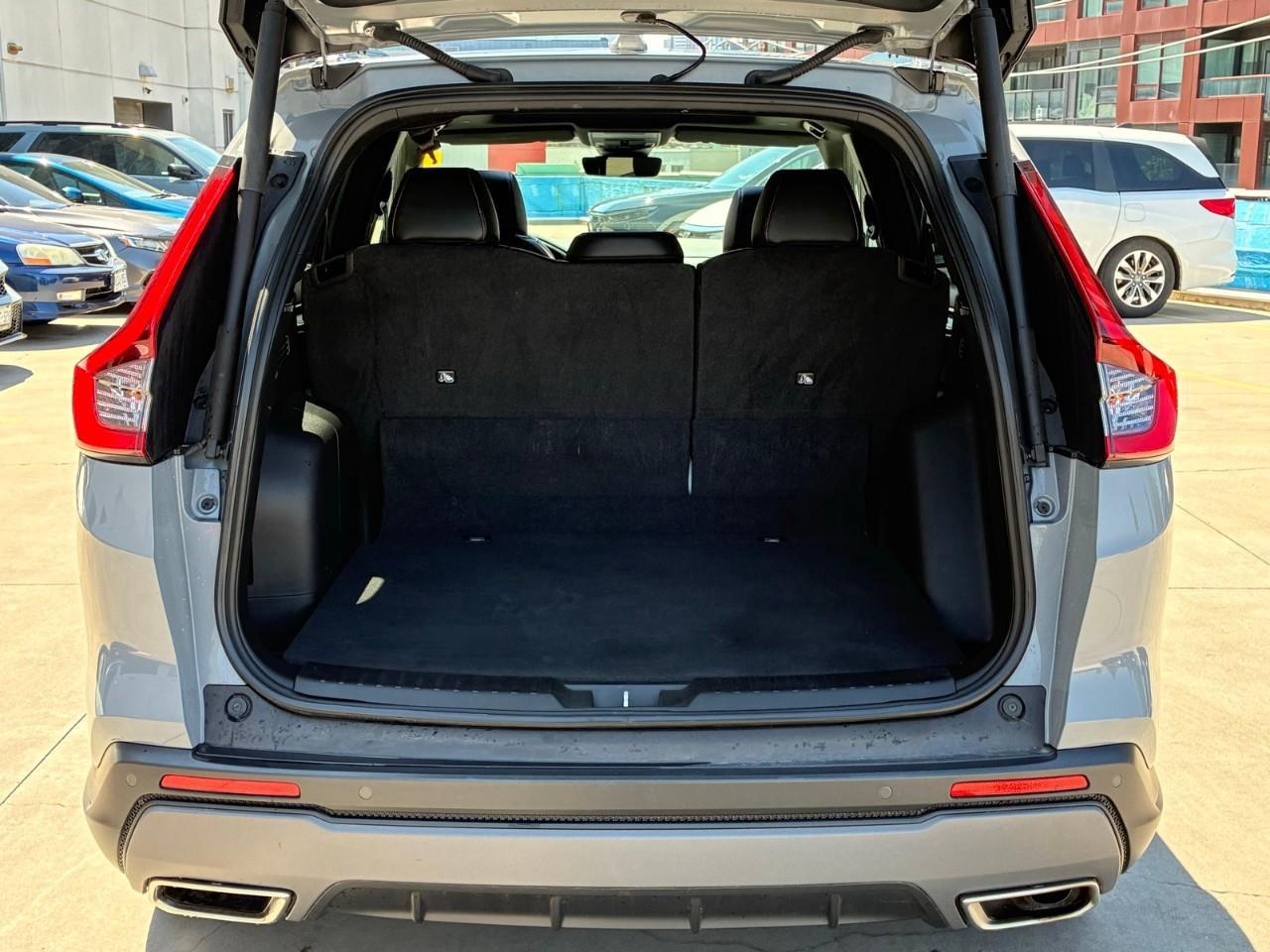 2023 Honda CR-V Hybrid Touring 4dr All-Wheel Drive Photo