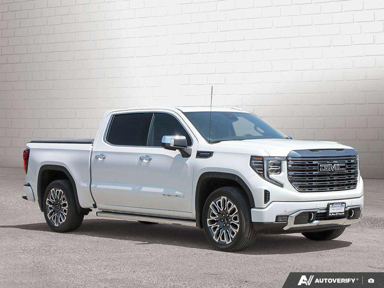 2024 GMC Sierra 1500 DENALI ULTIMATE, 3.0L DURAMAX, 4X4, ALLOYS, LEATHER, MACMASTER ORIGINAL, 1-OWNER, CERTIFIED PREOWNED! Photo