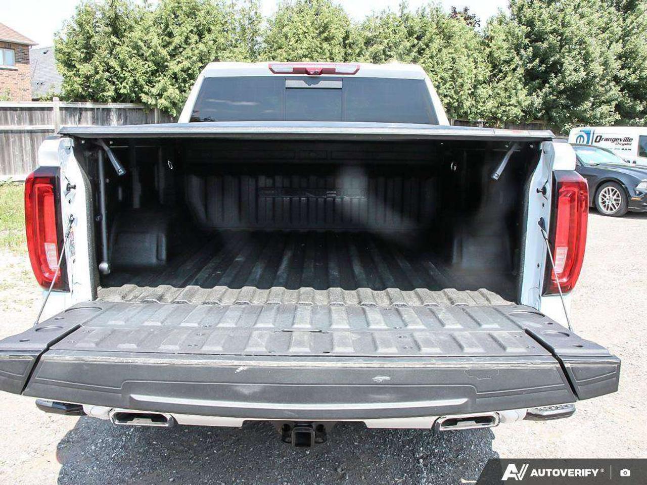 2024 GMC Sierra 1500 DENALI ULTIMATE, 3.0L DURAMAX, 4X4, ALLOYS, LEATHER, MACMASTER ORIGINAL, 1-OWNER, CERTIFIED PREOWNED! Photo