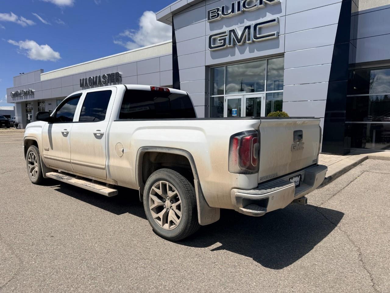 2017 GMC Sierra 1500 4WD Crew Cab 153.0  SLT Photo
