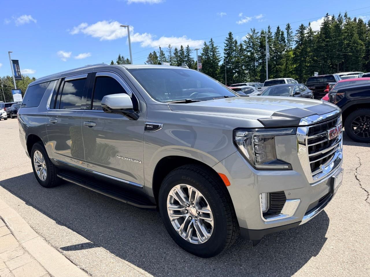 2023 GMC Yukon XL 4WD 4dr SLT Photo