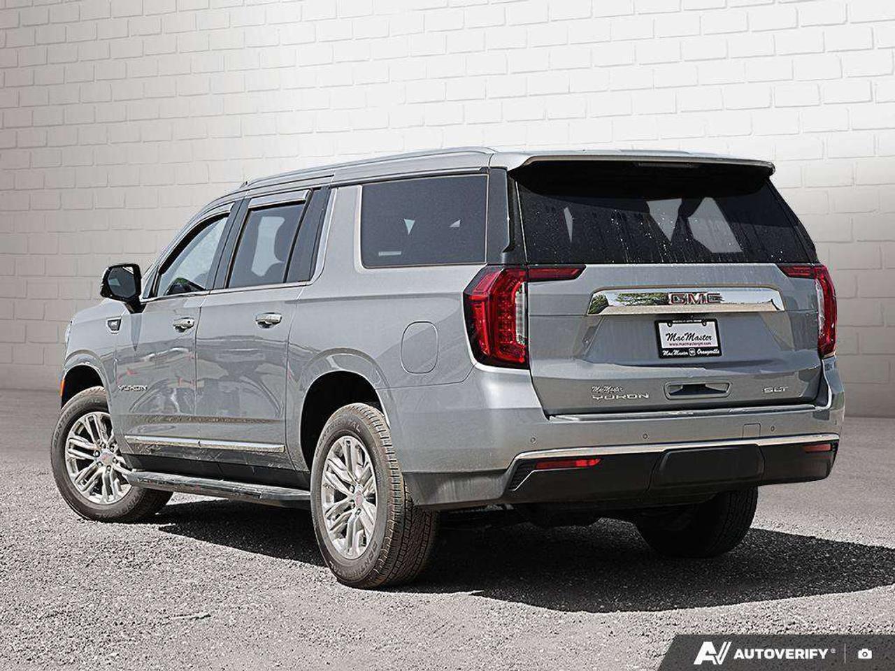 2023 GMC Yukon SLT, 5.3L V8, 4X4, LEATHER, ALLOYS, BOSE, 7-PASSENGER, MACMASTER ORIGINAL, 1-OWNER, CERTIFIED PREOWNED! Photo2