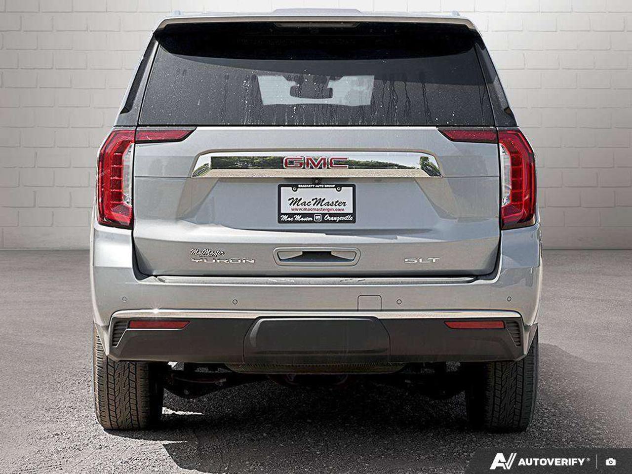 2023 GMC Yukon SLT, 5.3L V8, 4X4, LEATHER, ALLOYS, BOSE, 7-PASSENGER, MACMASTER ORIGINAL, 1-OWNER, CERTIFIED PREOWNED! Photo