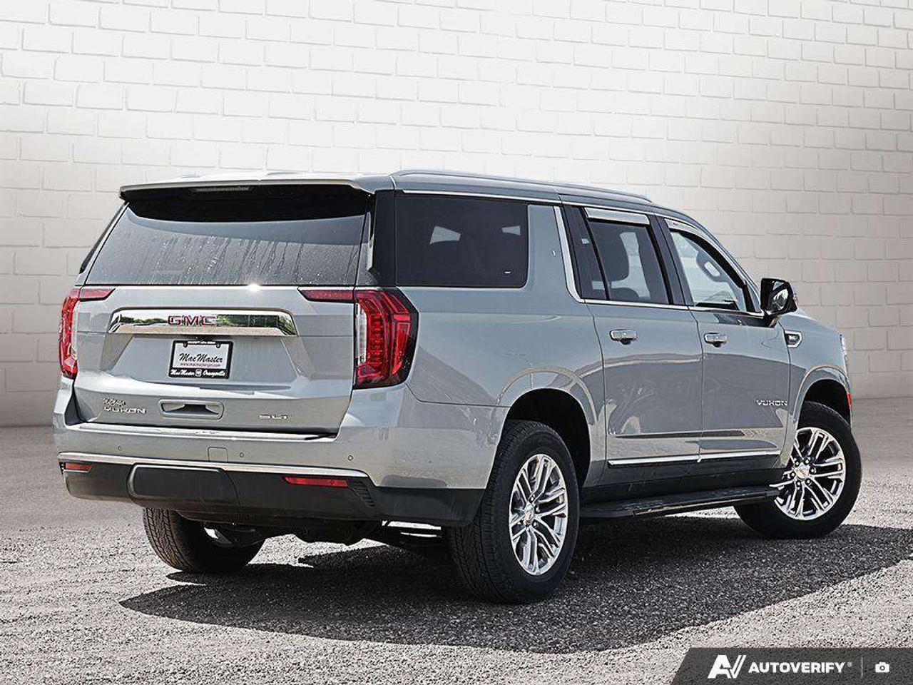 2023 GMC Yukon SLT, 5.3L V8, 4X4, LEATHER, ALLOYS, BOSE, 7-PASSENGER, MACMASTER ORIGINAL, 1-OWNER, CERTIFIED PREOWNED! Photo