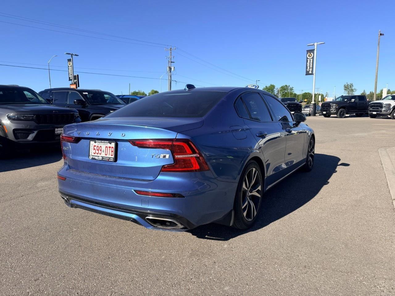 2020 Volvo S60 T6 AWD R-Design Photo