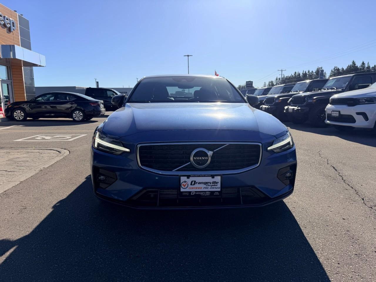 2020 Volvo S60 T6 AWD R-Design Photo