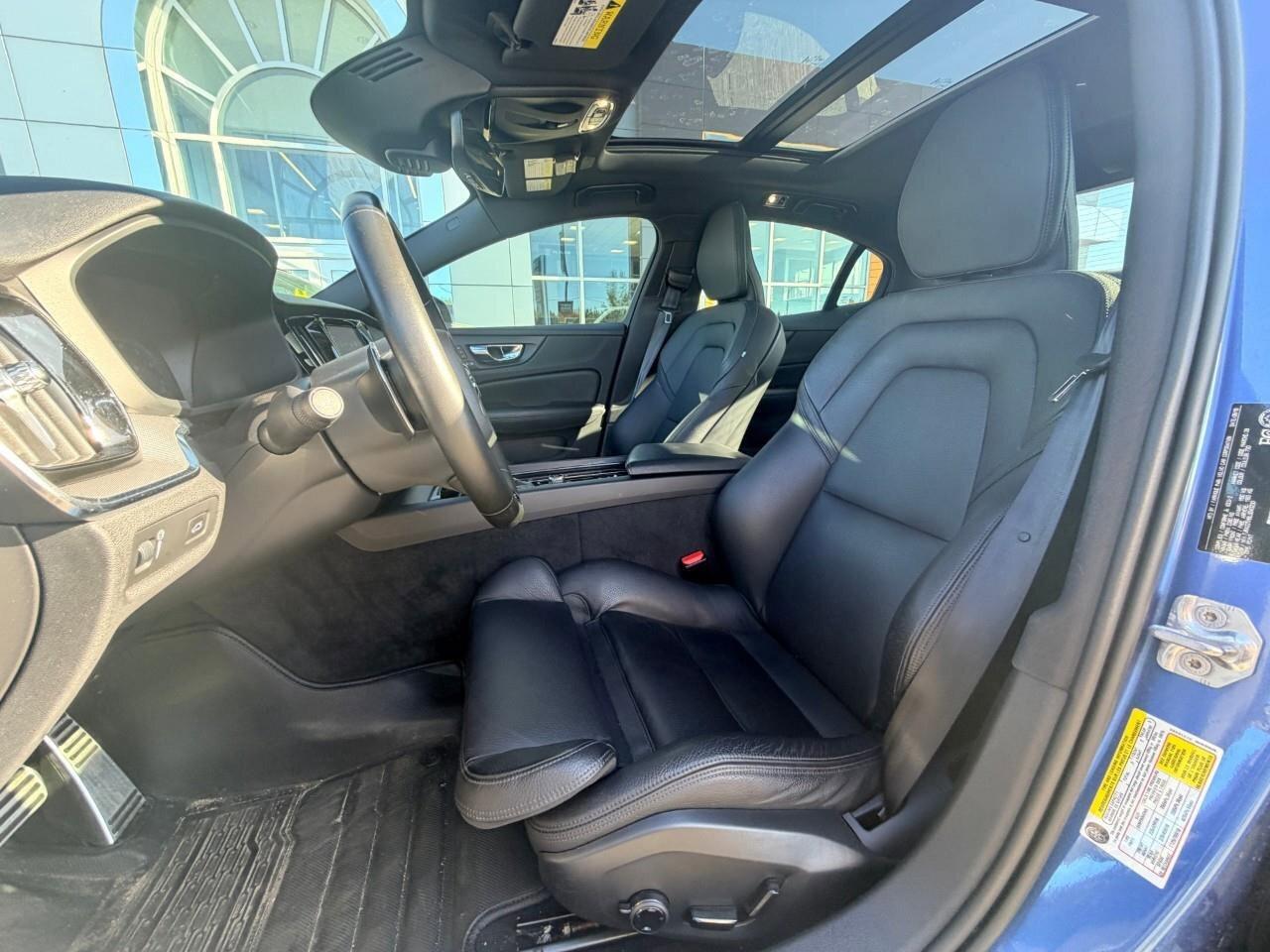 2020 Volvo S60 T6 AWD R-Design Photo