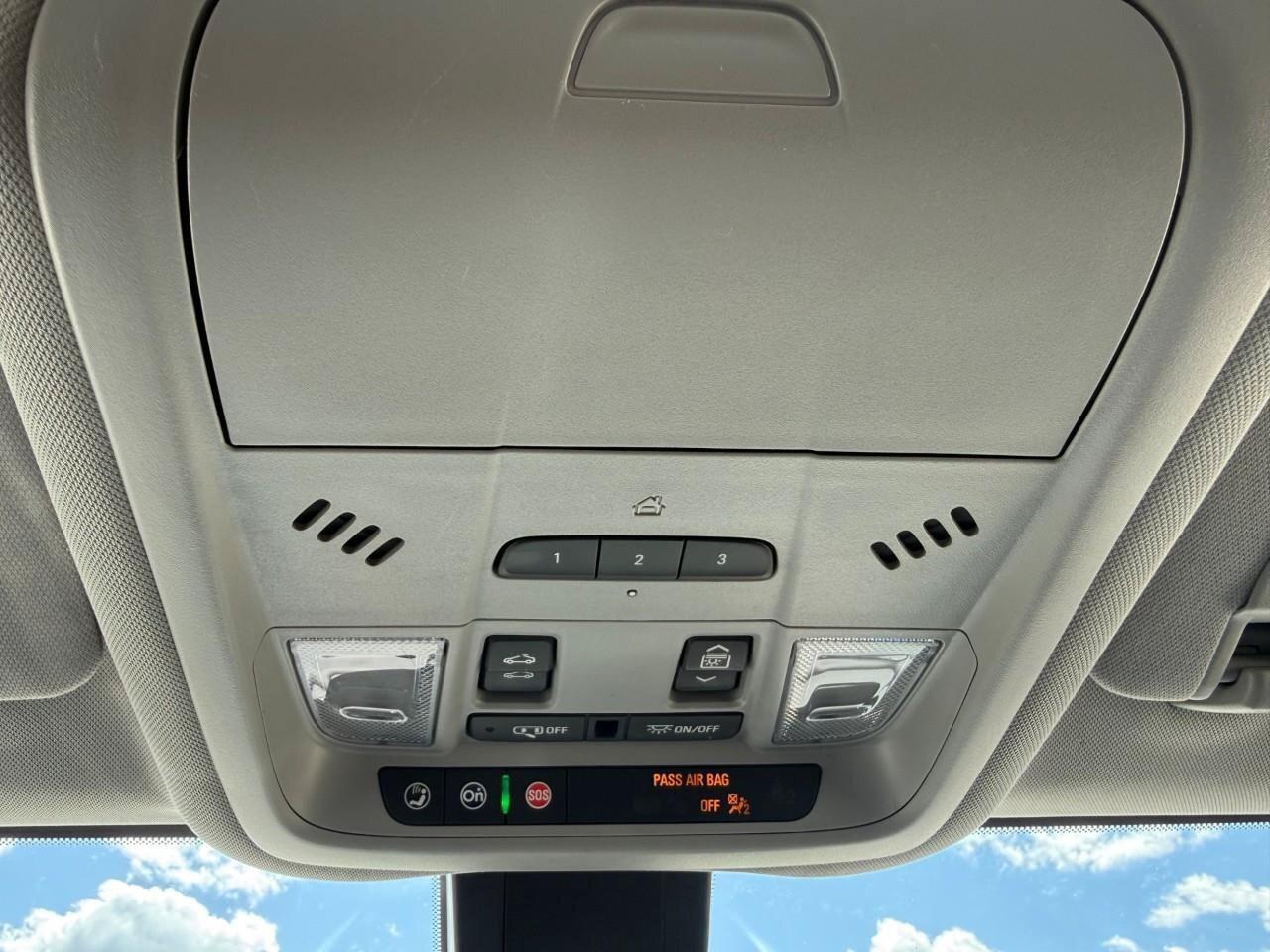 2023 Chevrolet Equinox Premier ALL WEATHER MATS. SUNROOF. LUGGAGE RACK SI Photo