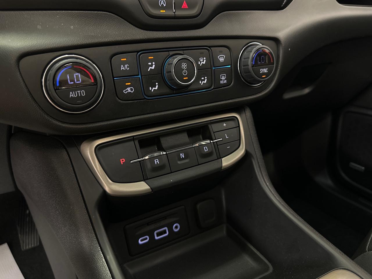 2024 GMC Terrain Denali Photo