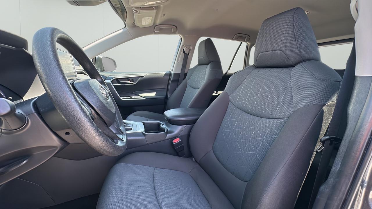 2025 Toyota RAV4 LE AWD Photo