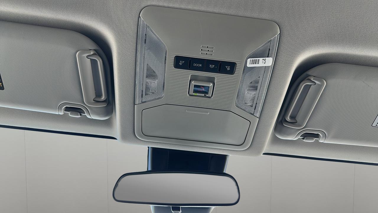 2025 Toyota RAV4 LE AWD Photo