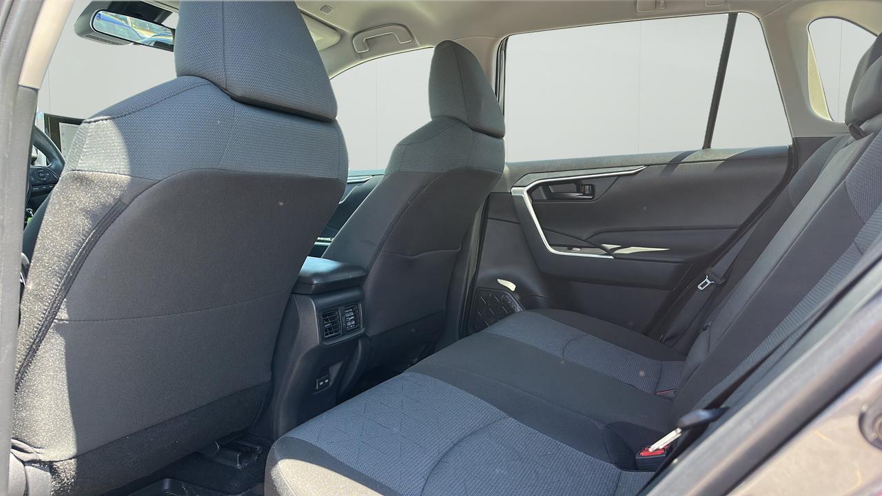 2025 Toyota RAV4 LE AWD Photo