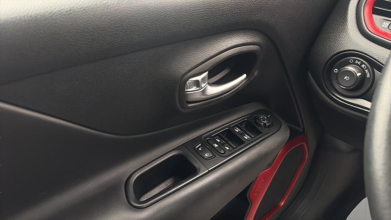 2019 Jeep Renegade Trailhawk 4x4 Photo