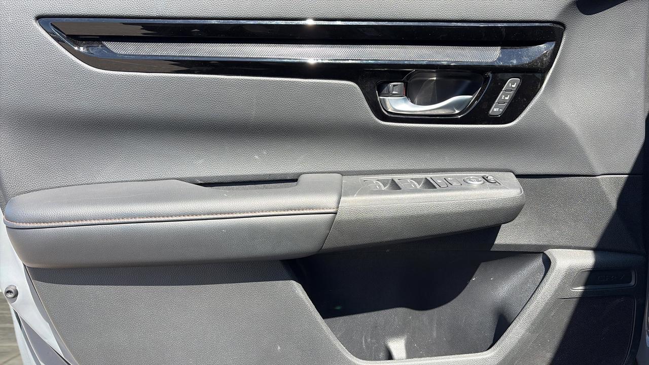 2024 Honda CR-V Hybrid Touring AWD Photo