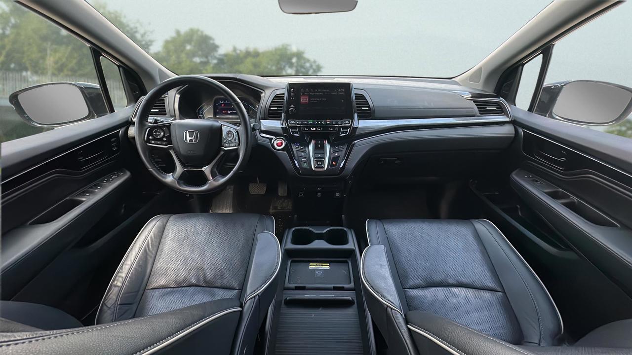 2023 Honda Odyssey Touring Auto Photo