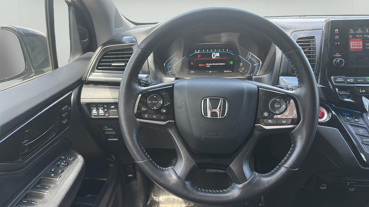 2023 Honda Odyssey Touring Auto Photo