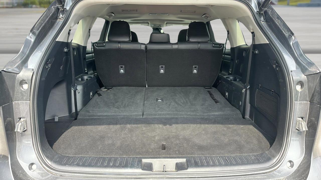 2021 Toyota Highlander XLE AWD Photo