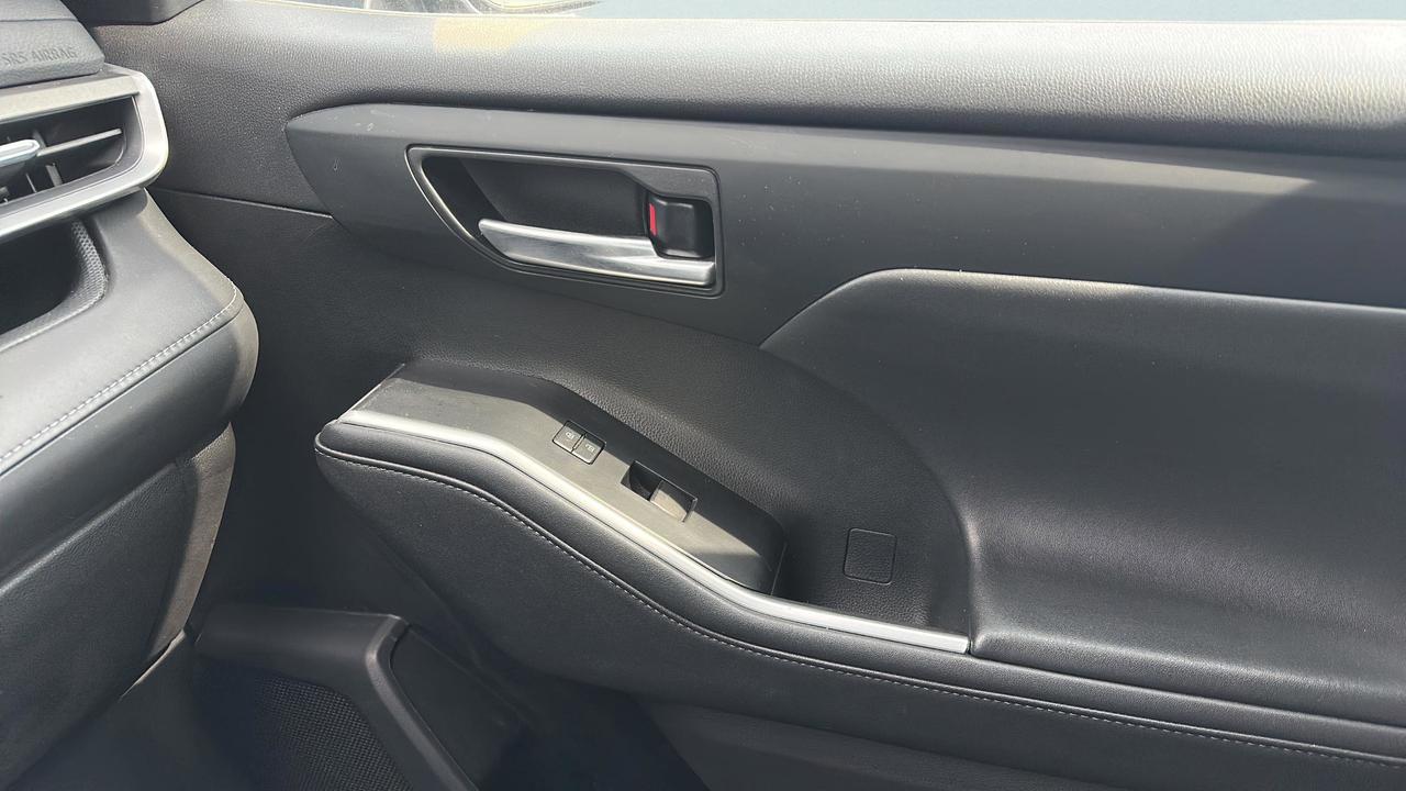 2021 Toyota Highlander XLE AWD Photo