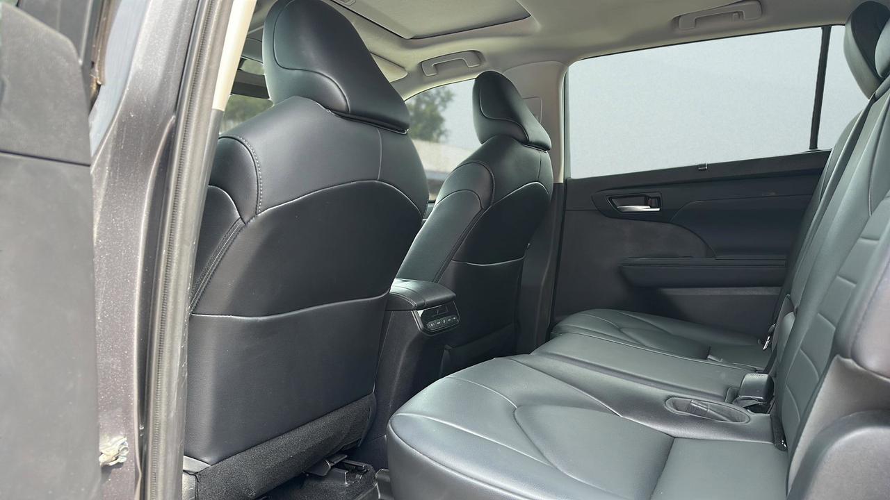 2021 Toyota Highlander XLE AWD Photo