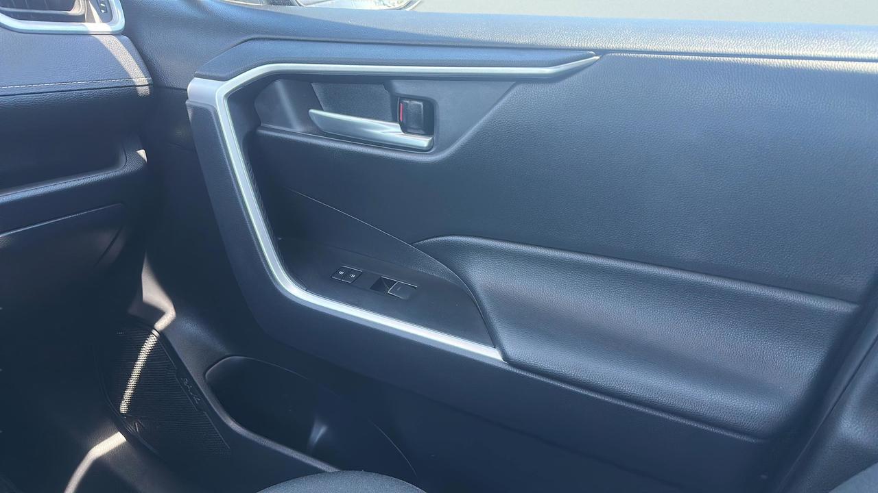 2025 Toyota RAV4 Hybrid  Photo