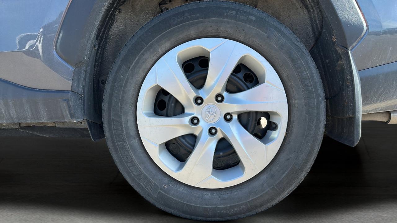 2022 Toyota RAV4 LE AWD Photo