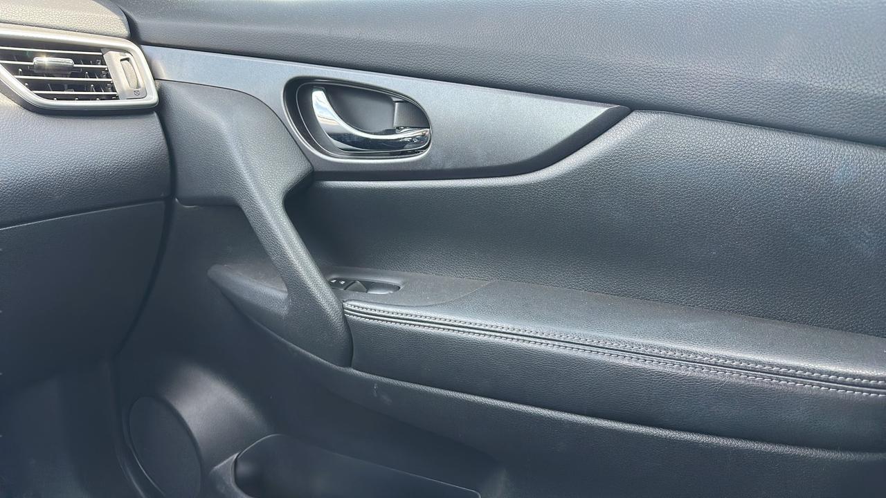 2016 Nissan Rogue  Photo