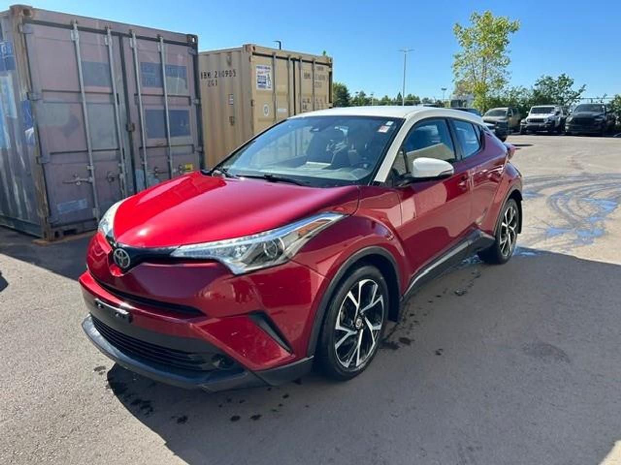 2018 Toyota C-HR XLE 4dr Front-Wheel Drive Sport Utility Photo0