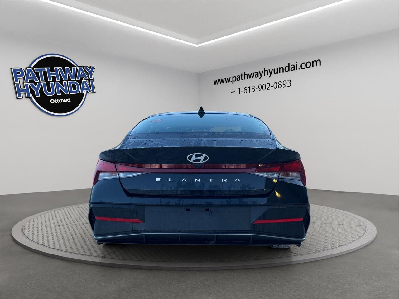 2026 Hyundai Elantra Essential Photo4