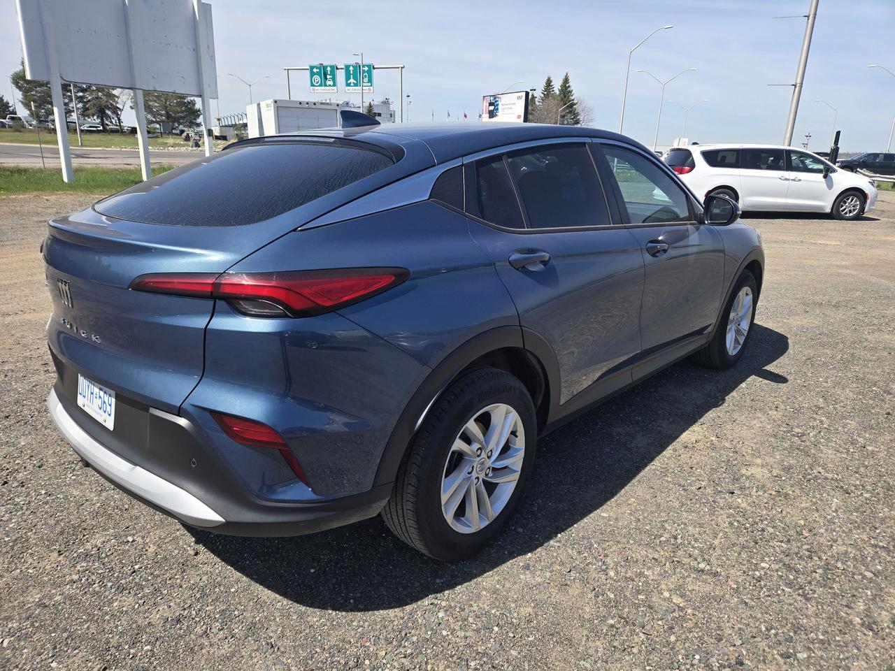 2025 Buick Envista Preferred Photo3