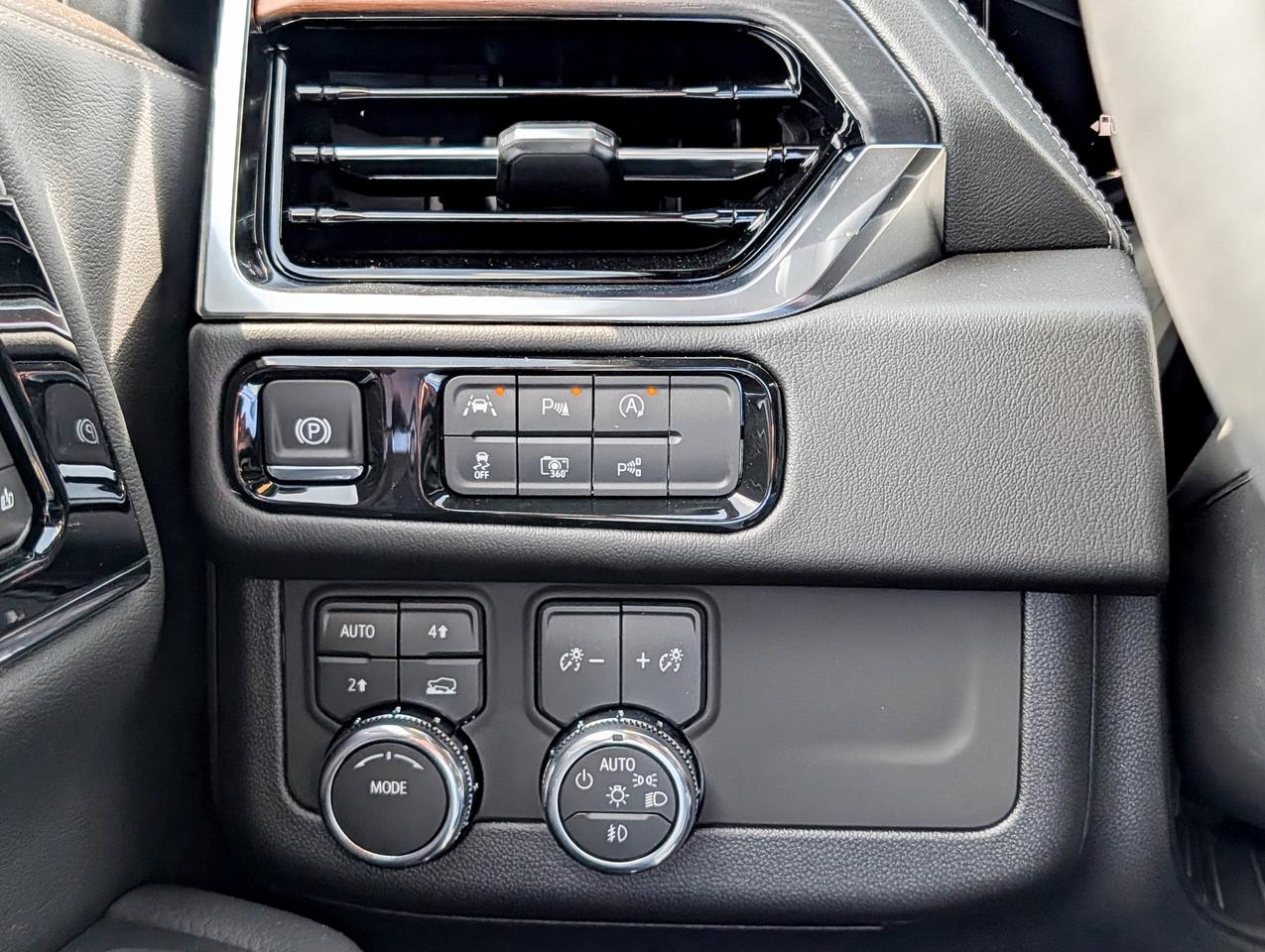 2026 GMC Yukon Denali Photo