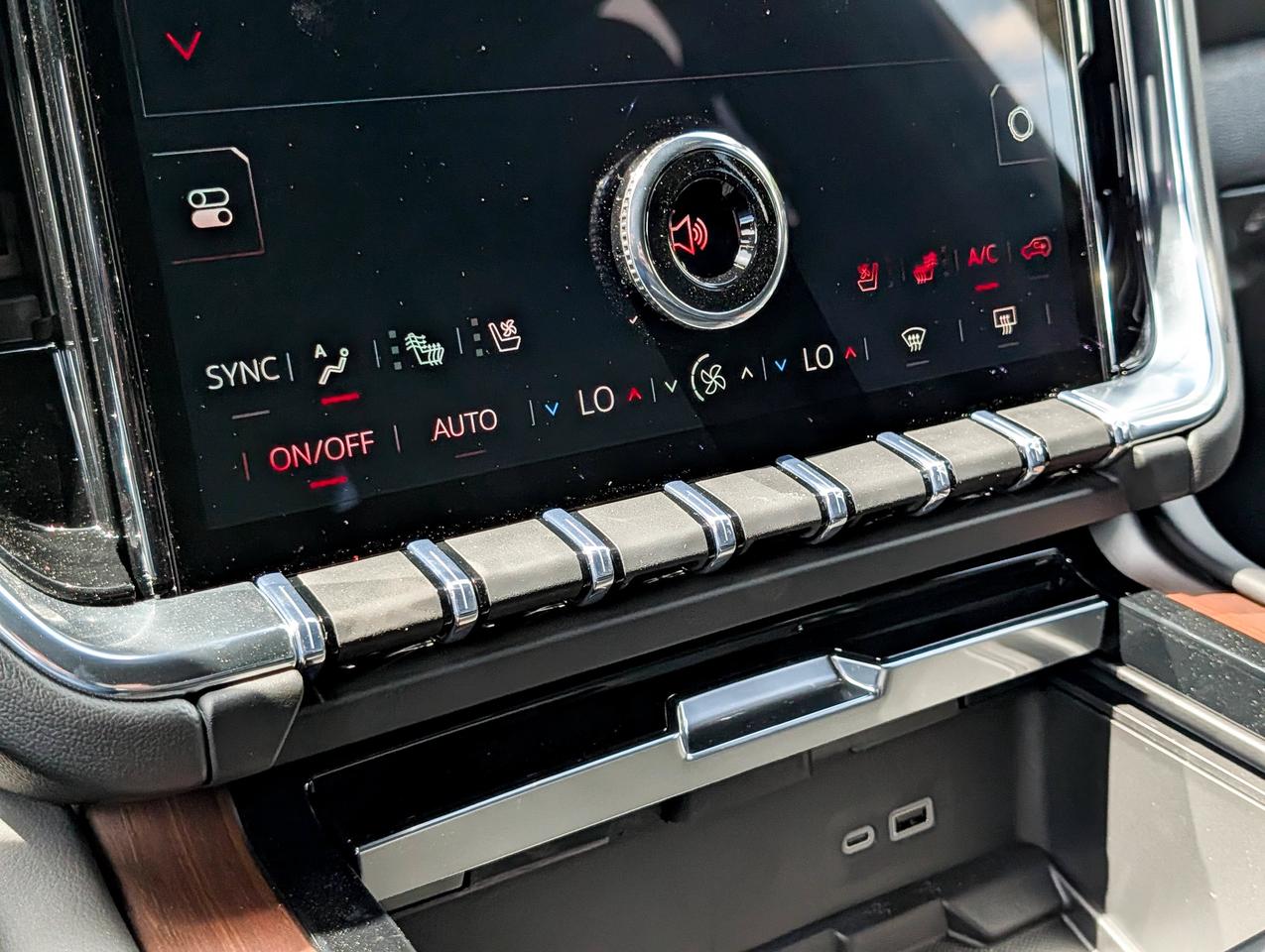 2026 GMC Yukon Denali Photo