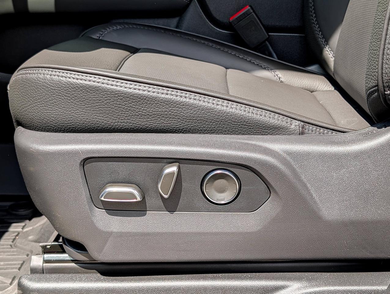 2026 GMC Yukon Denali Photo