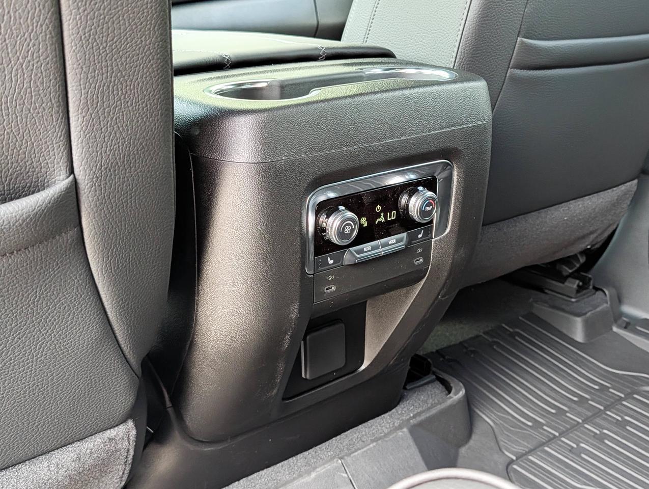 2026 GMC Yukon Denali Photo