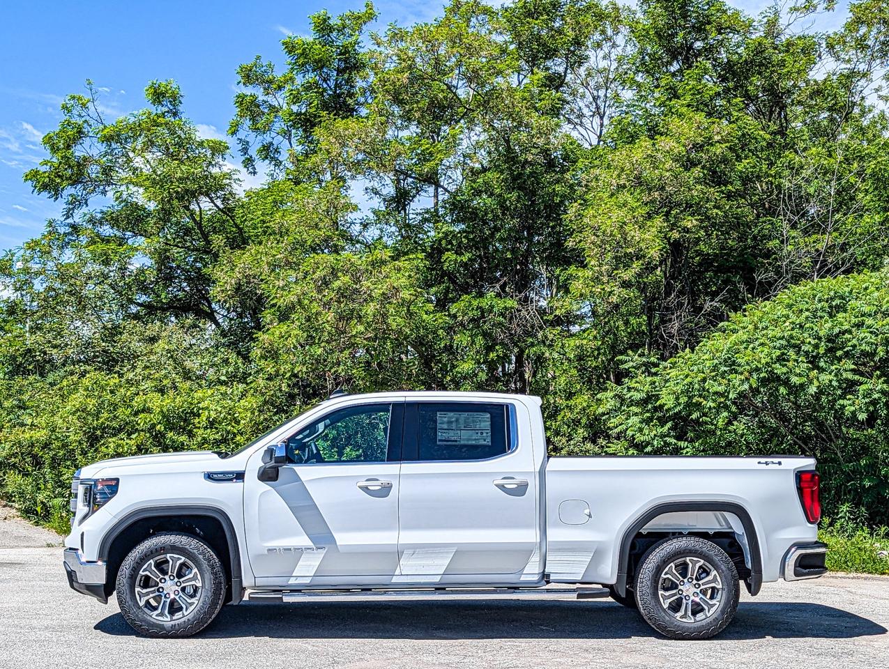 2026 GMC Sierra 1500 SLE Photo