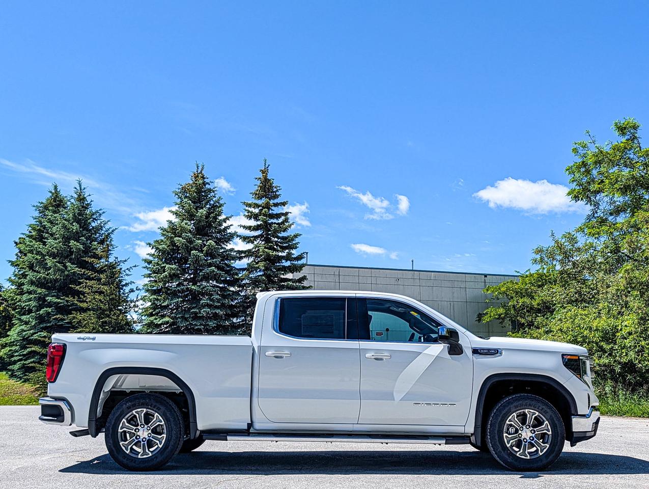 2026 GMC Sierra 1500 SLE Photo