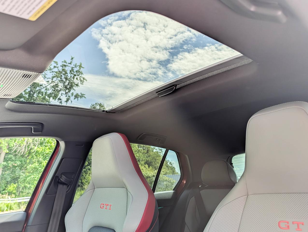 2024 Volkswagen Golf GTI Performance Photo