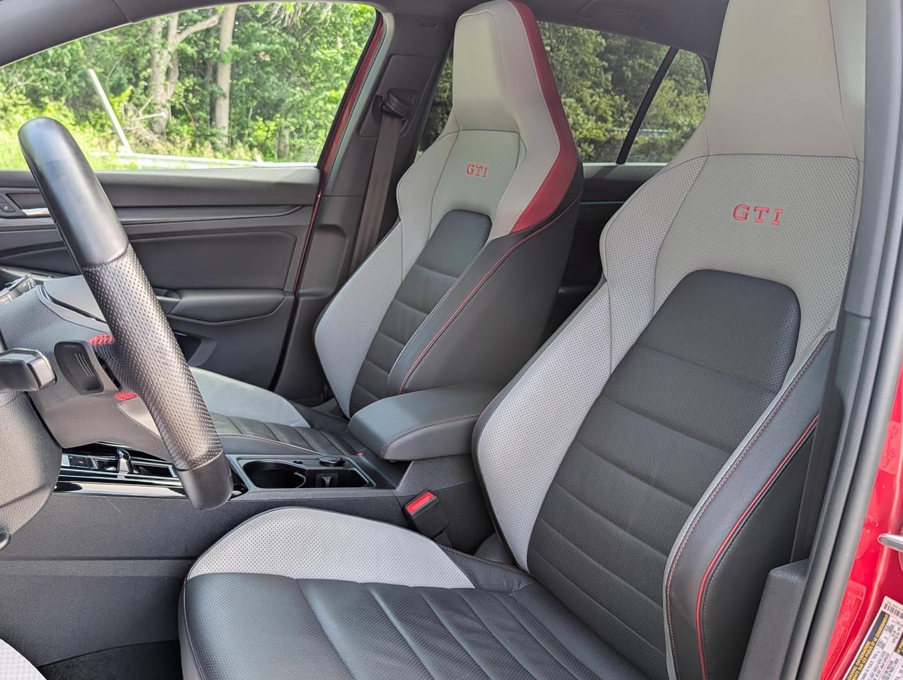 2024 Volkswagen Golf GTI Performance Photo